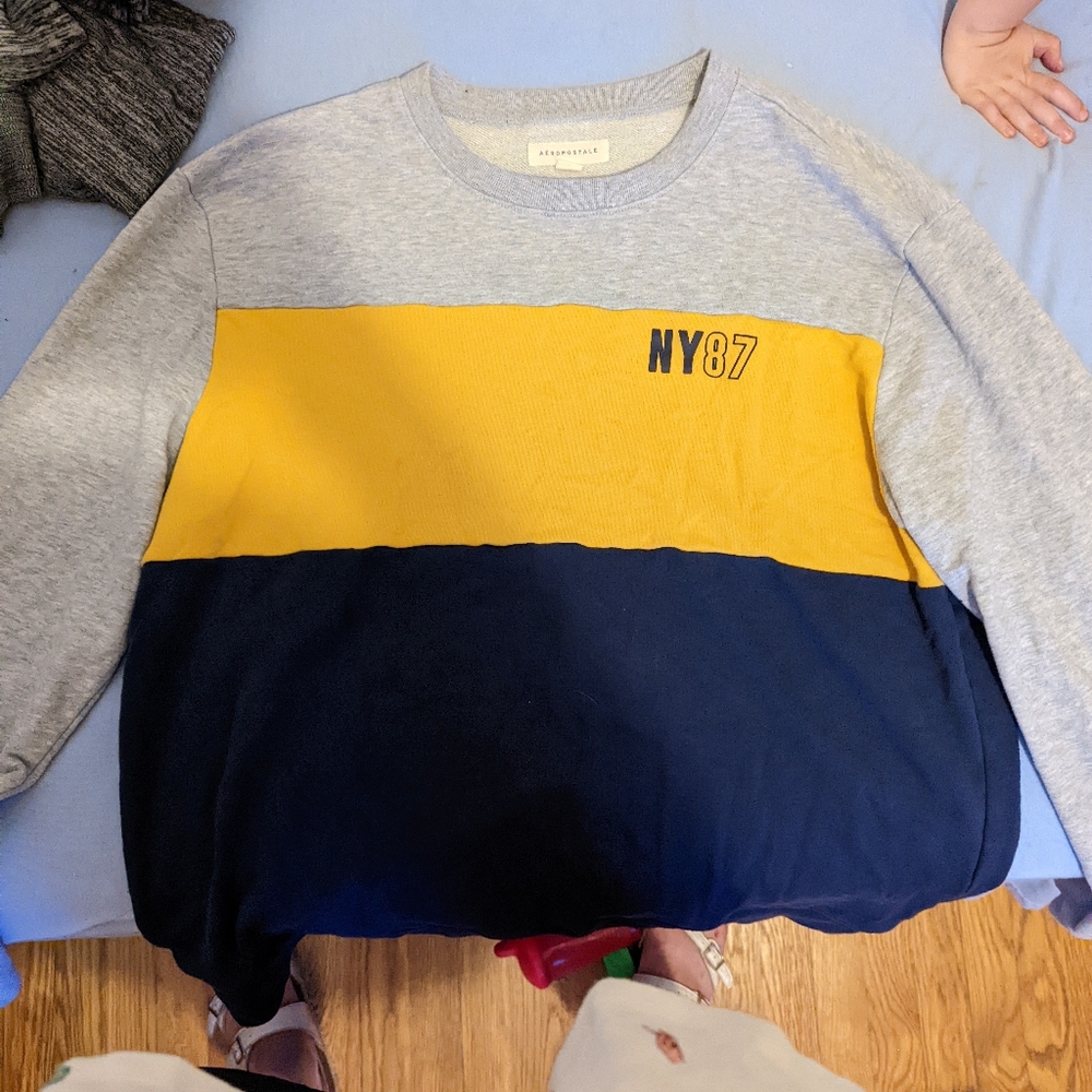Sweatshirt